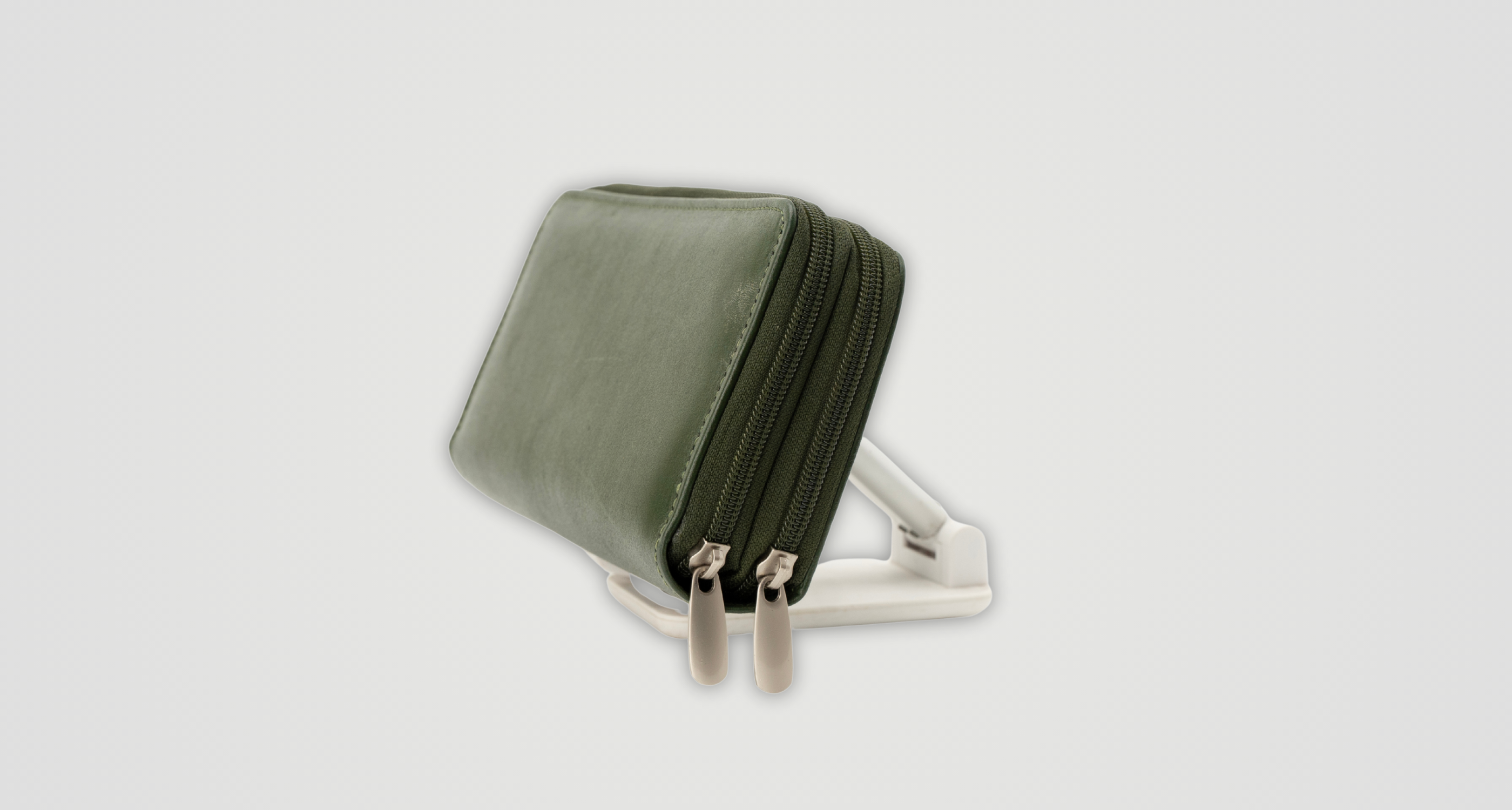 High-Capacity Forest Green Leather Wallet - Dual Zipper Security